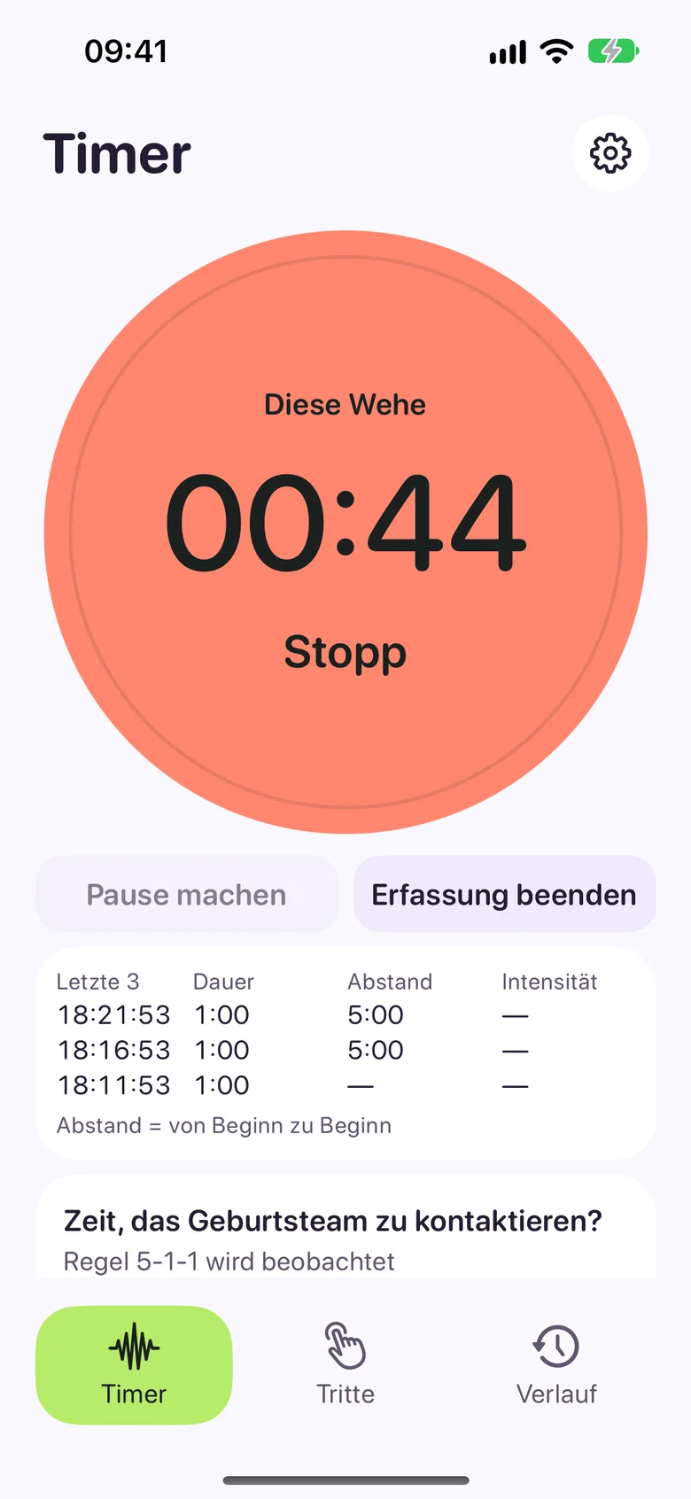 Birthtide misst eine Wehe: ein großer korallenroter Stopp-Knopf zeigt 00:44, darunter die letzten drei Wehen.